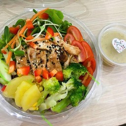 สลัดผักอกไก่พริกไทยดำ