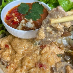 สุกี้แห้ง ผัดไข่หมู + หมึกกรอบโป๊ะหน้าไข่ข้น