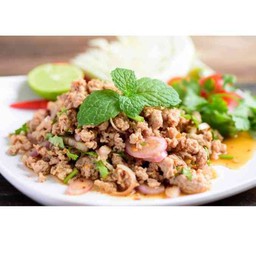 ลาบหมู (กับข้าว)
