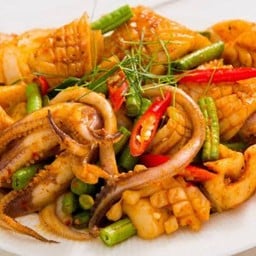 ผัดพริกแกงทะเล