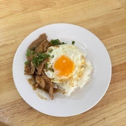 ข้าวกระเทียมพริกไทย