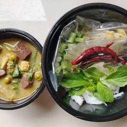 ขนมจีน+แกงเขียวหวานไก่ (แบบชุด)