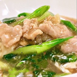 ราดหน้าหมูหมัก
