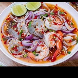 ยำกุ้งสองใจ