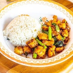 ผัดพริกแกงราดข้าว.