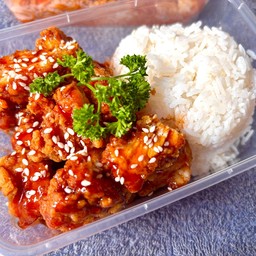 ข้าวไก่กรอบราดซอส เกาหลี