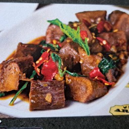 ผัดกระเพราลิ้นวัว