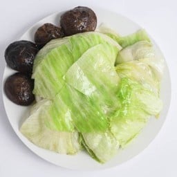 ผัดผักกาดแก้วเห็ดหอม香菇炒生菜 Stir Fried Iceberg Lettuce with Shiitake mushroom