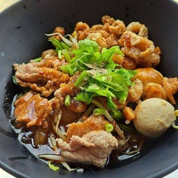 ร้านก๋วยเตี๋ยวเนื้อโคขุน (พระยาสุเรนทร์13) รามอินทรา109 ซ.พระยาสุเรนทร์ 13