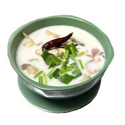 ต้มข่าไก่ coconut milk soup with Chicken