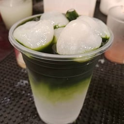 ชาเขียวใสเงาะ