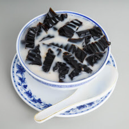 เฉาก๊วยนมสด 鮮奶面 Grass Jelly with Fresh Milk