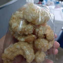 แคบหมูติดมัน กรอบอร่อย