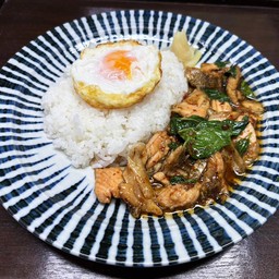 Phad kaphaw Salmon