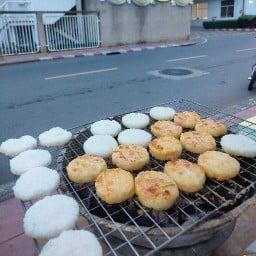 ข้าวจี่อุบล รพ.ธนบุรี
