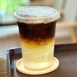 อเมกาโน่น้ำช่อดอกไม้