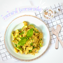 มาม่าแกงเขียวหวานผัดแห้ง