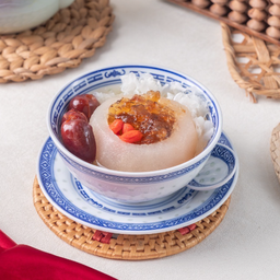 ลูกแพรต้มเห็ดหูหนูพุทรา 雪梨银耳红枣甜汤 Stewed Asian Pear with White Fungus & Jujube