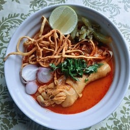 ข้าวซอย-ขนมจีนแม่ทับทิม ศรีชุม ถนนลำปาง-แม่ทะ