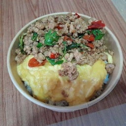 กระเพราปากแตก