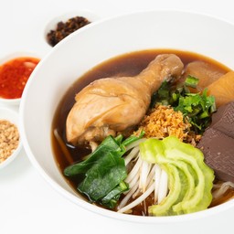 ก๋วยเตี๋ยวไก่ น่องล้วน