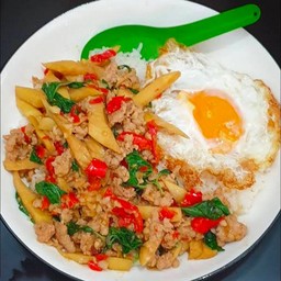 ผัดหน่อไม้หมูสับโหระพา