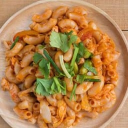 มักกะโรนีไส้กรอกในซอสมะเขือเทศ