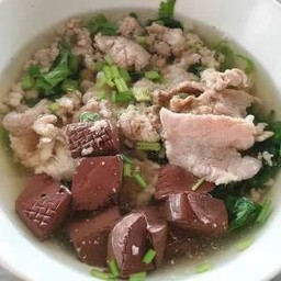 เกาเหลาเลือดหมู