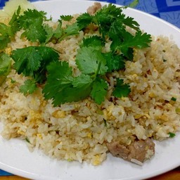 ข้าวผัดหมูจานใหญ่
