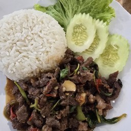 ข้าวกะเพราเนื้อ