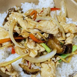 ไก่ผัดหอม ขิง ราดข้าว