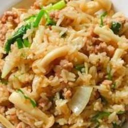 ข้าวผัดหมูสับใส่ไข่,เห็ดชิเมจิ คะน้่า,หอมใหญ่