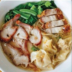 บะหมี่เกีี๊ยวหมูแดงหมูกรอบ