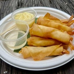 ปอเปี๊ยะกุ้งทอด