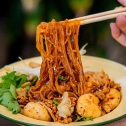 บะหมี่คลุกแห้ง ไก่ฉีก