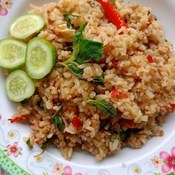 กระเพราหมูสับคลุกข้าว