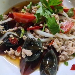 ยำไข่เยียวหมูสับ