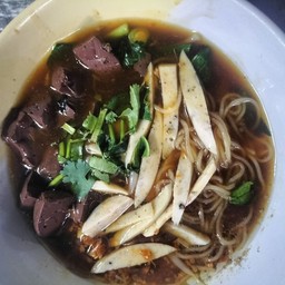 ก๋วยจั๊บ หมูยอ+เลือด