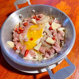 แหนมหมกไข่