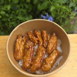 ข้าวปีกกลางซอสสวัทฮันนี่