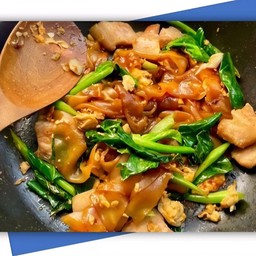 ผัดซีอิ้วหมู/ไก่