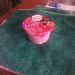 ไอติมถ้วนสตอร์เบอรี