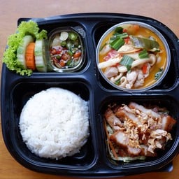 ข้าวสวย+ต้มยำไก่+3ชั้นทอด