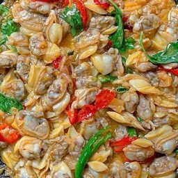 เนื้อหอยลายผัดกะเพรา กับข้าว