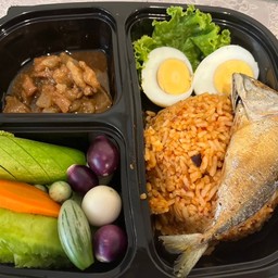 น้ำพริกเผา+ไข่ต้ม+ปลาทู