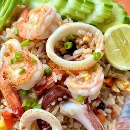 ข้าวผัดทะเล(กุ้ง ปลาหมึก)