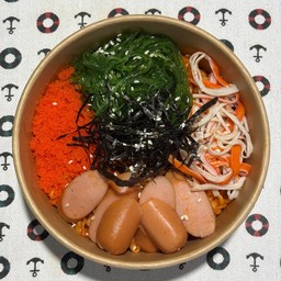 เซ็ทรวมเกาหลี ยำส่าหร่าย ไข่กุ้ง ปูอัดและไส้กรอก