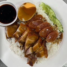 ข้าวหมูกรอบ+กุนเชียง+ไข่
