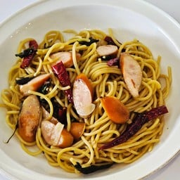 สปาเก็ตตี้ผัดใส้กรอก