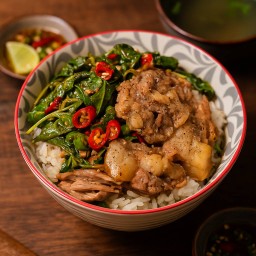 ข้าวกะเพราเนื้อตุ๋น